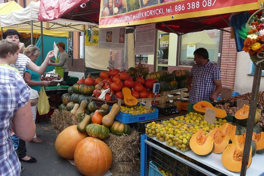 Święto kwiatów 2014: stoiska i scena MOK