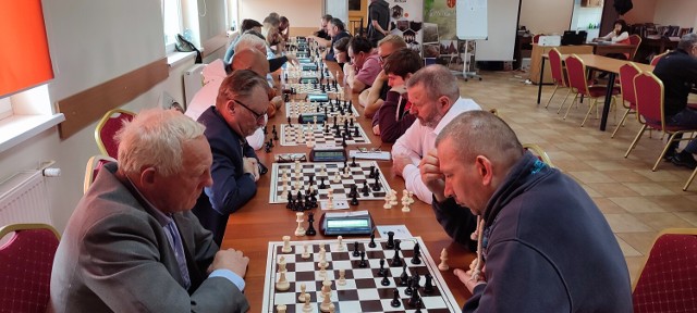 Tak przebiegał turniej szachowy w Wielgiem, 14 października 2023 roku.
