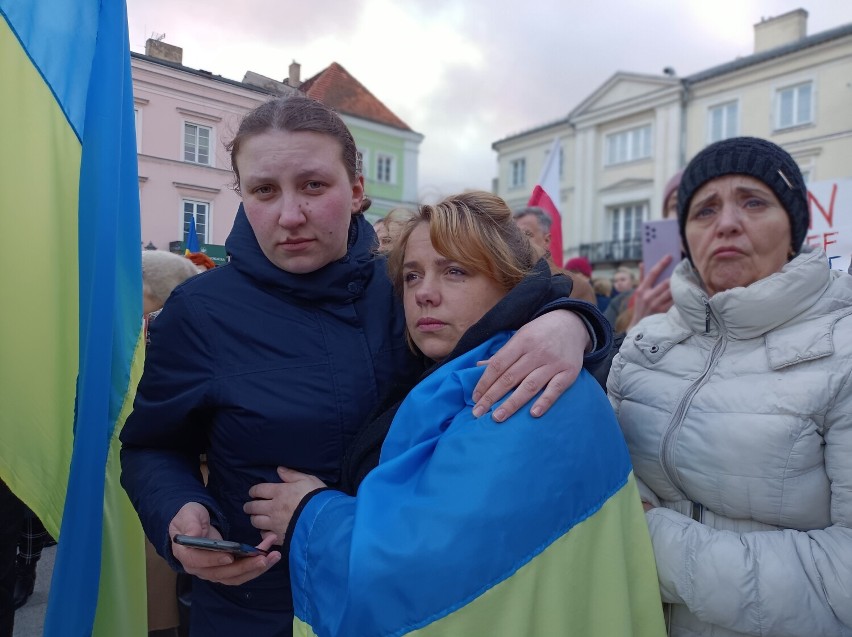 Piotrków solidarny z Ukrainą. Protest przeciw wojnie Putina...