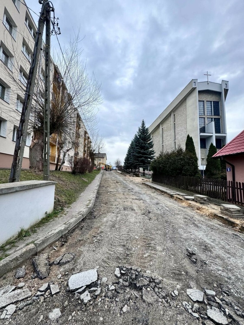 W Staszowie rozpoczęto remont ulicy Ogrodowej. Kierowcy muszą liczyć się z utrudnieniami