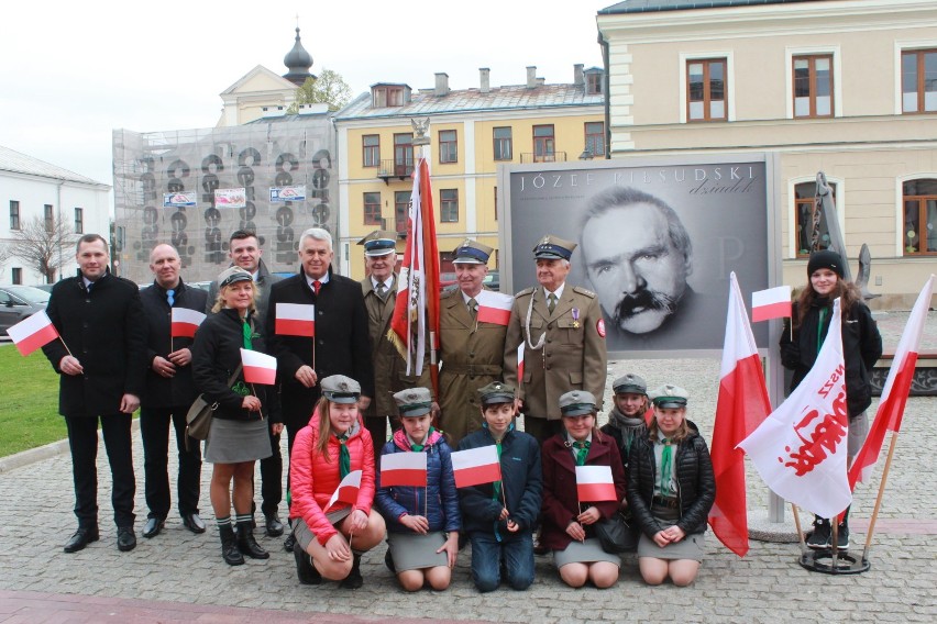 "Józef Piłsudski. Dziadek". Wystawa na Rynku Solnym w Zamościu