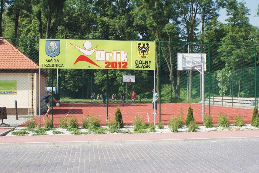Kompleks sportowy "Orlik" w Trzebnicy:...