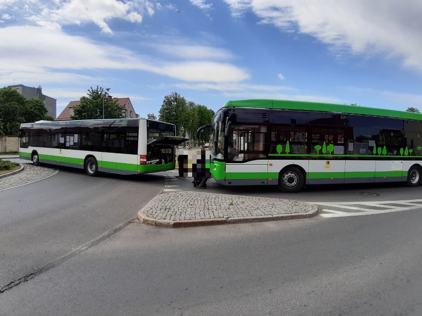 Awaria autobusu elektrycznego w Szczecinku. Pojazd trzeba było holować [zdjęcia]