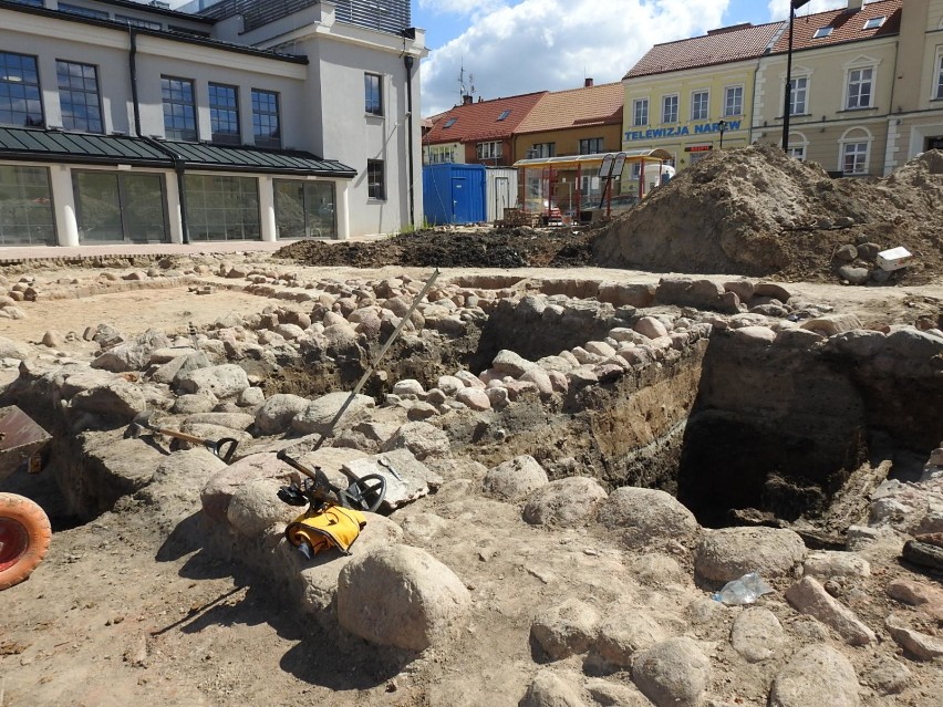 Archeolodzy kończą prace na Starym Rynku. Mają nadzieję, że miasto zachowa odkryte skarby. O to postanowili walczyć mieszkańcy  [zdjęcia]