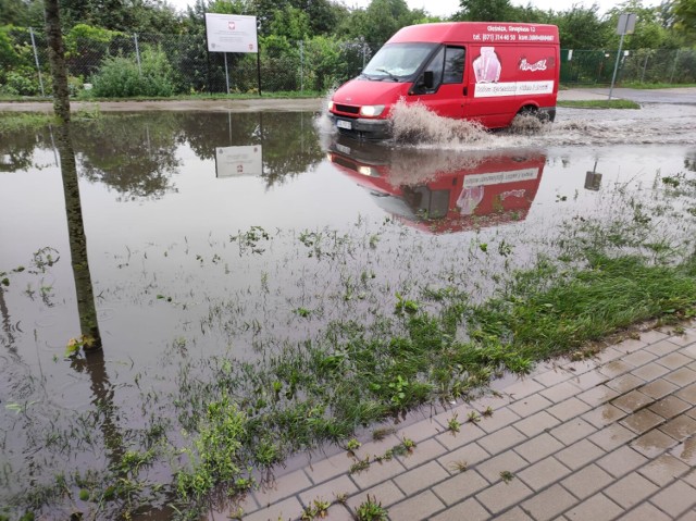 W 2019 roku droga przeszła kompleksową przebudowę. Zapomniano o odwodnieniu?