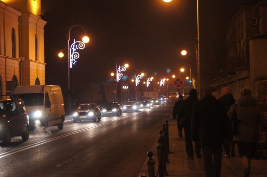 Świąteczna iluminacja w Radomsku już świeci