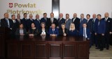 Majątki i zarobki zarządu i radnych powiatu piotrkowskiego [ZDJĘCIA]