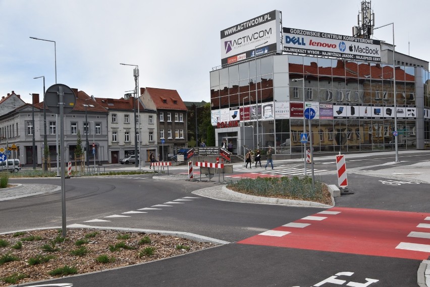 Od poniedziałku będzie można jeździć całą ul. Sikorskiego....