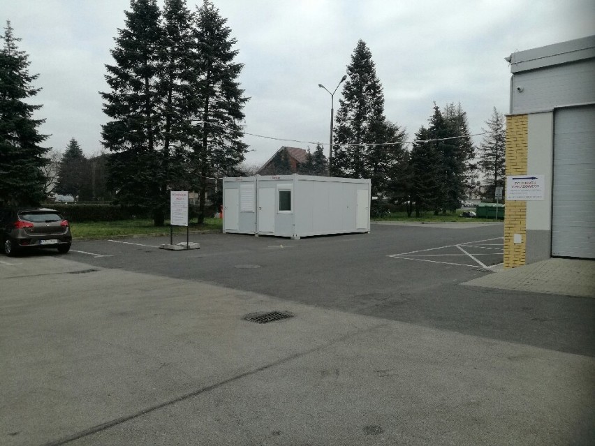Pleszewski szpital zamienił namiot na kontener