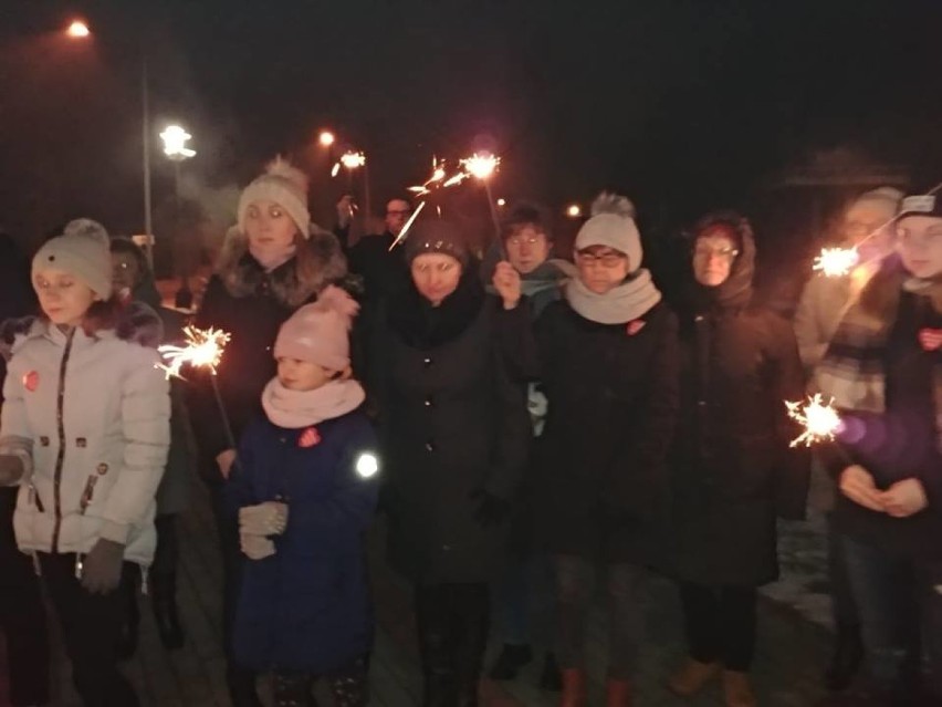 Symbolicznym światełkiem do nieba w Konopnicy pożegnano prezydenta Gdańska Pawła Adamowicza[ZDJĘCIA, VIDEO]