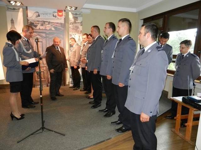 Kilkunastu policjantów doczekało się awansów