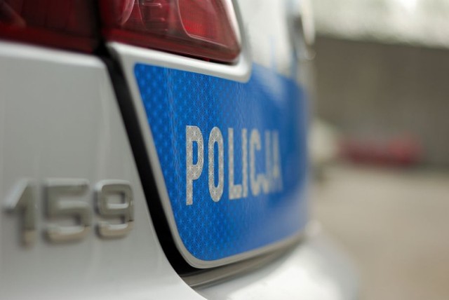 Policja poszukuje kierowcę niebieskiego opla