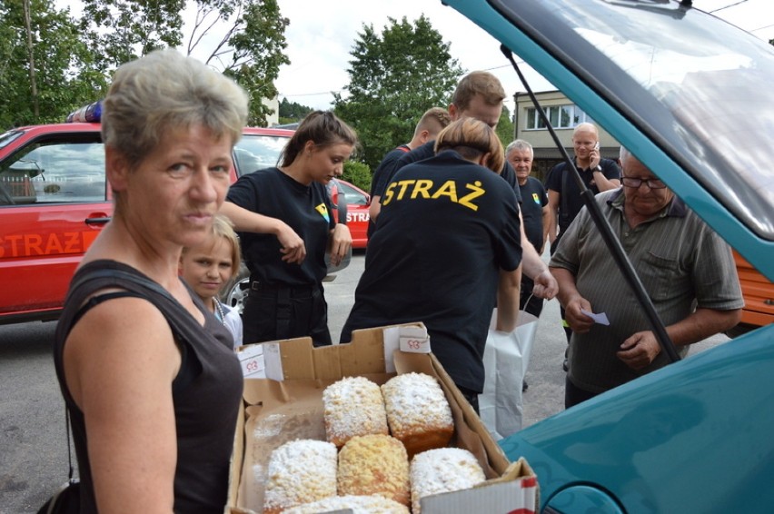 Wojewoda pomorski u strażaków w Sulęczynie