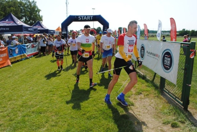 Na linii mety wszyscy otrzymają pamiątkowy medal. Na najlepszych w klasyfikacji generalnej oraz w kategoriach wiekowych czekają trofea oraz nagrody rzeczowe. Dodatkowo wśród wszystkich zawodników rozlosowane zostaną atrakcyjne upominki