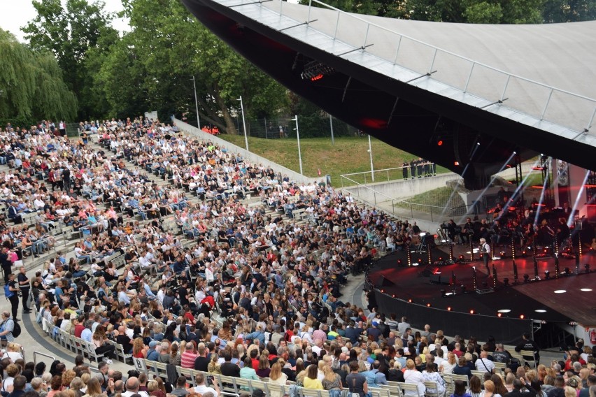 Koncert "Schody do wolności" w amfiteatrze w Opolu. Tak...