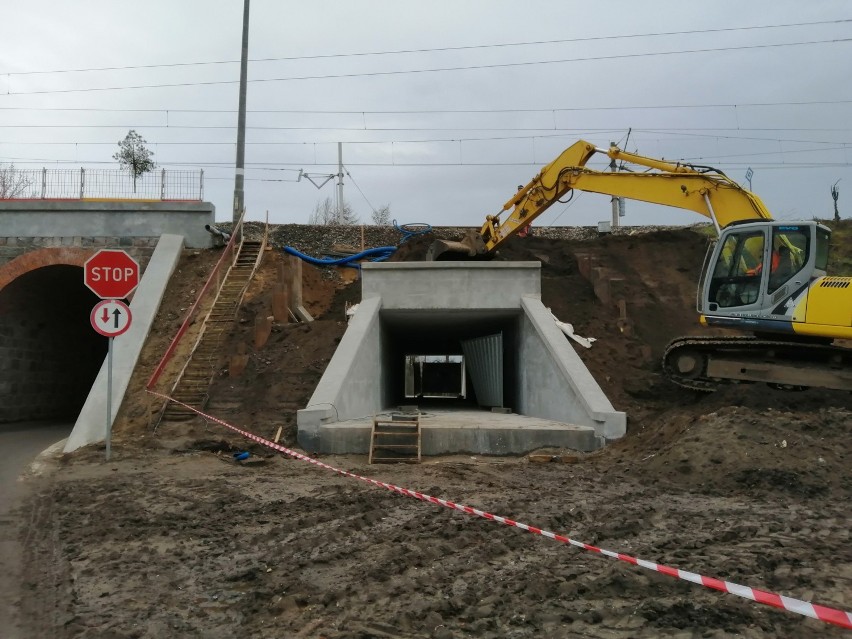 Przebudowa wiaduktów Chodzieży: Kiedy zakończą się prace? Samorządy nie wiedzą, PKP podają nowy termin