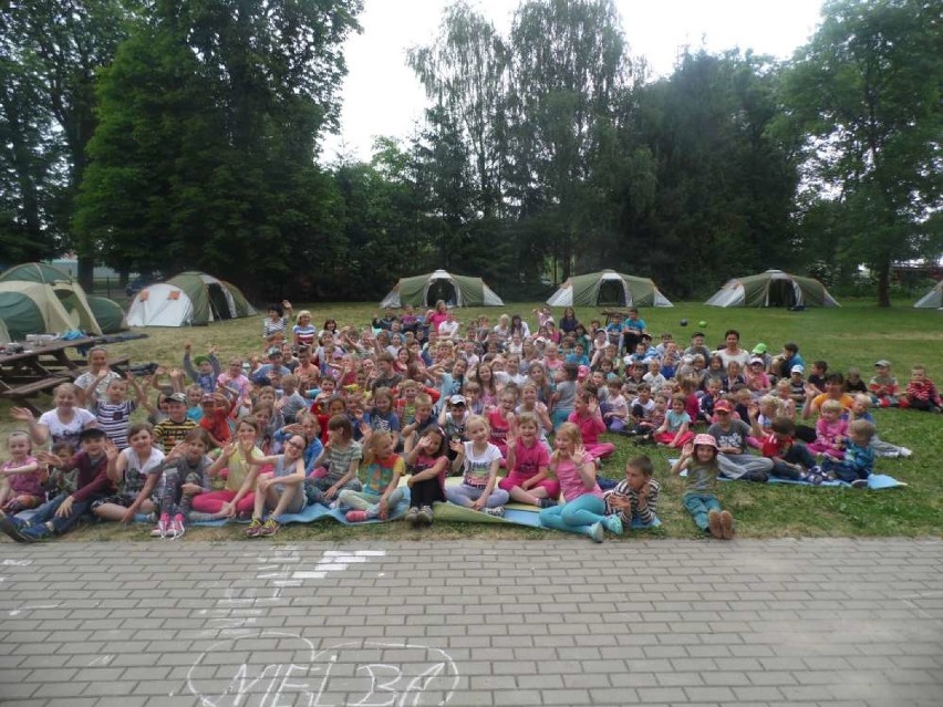 Obóz przy szkole w Pawłowie Żońskim