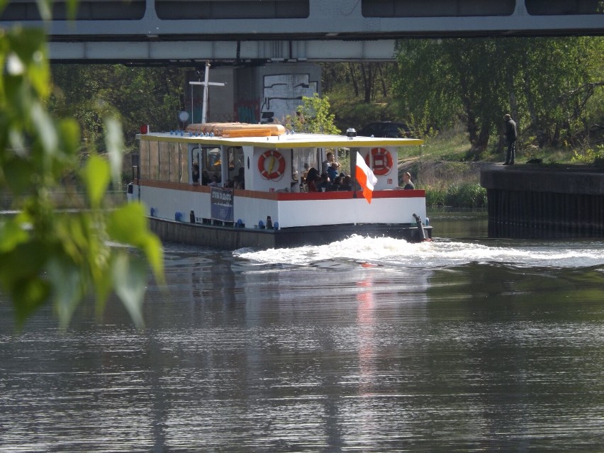 W sezonie letnim po Wiśle kursują linie turystyczne...