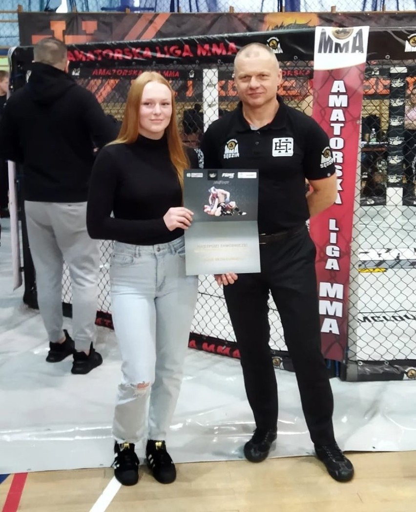 17-letnia Daria Brzozowska z Bydgoszczy błyszczy w klatce MMA. Teraz otrzymała cenne wyróżnienie [zdjęcia]