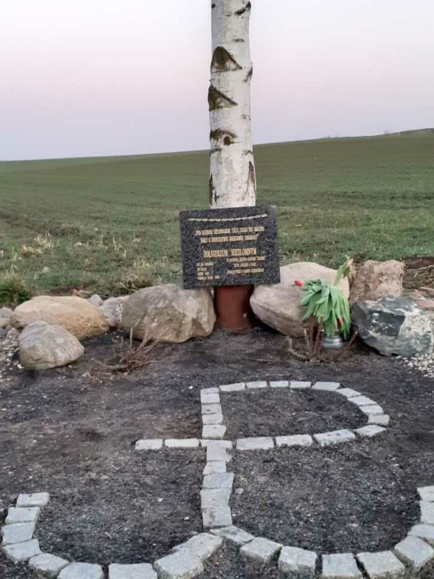 W Jaczowie odsłonięto tablicę upamiętniającą Żołnierzy Wyklętych