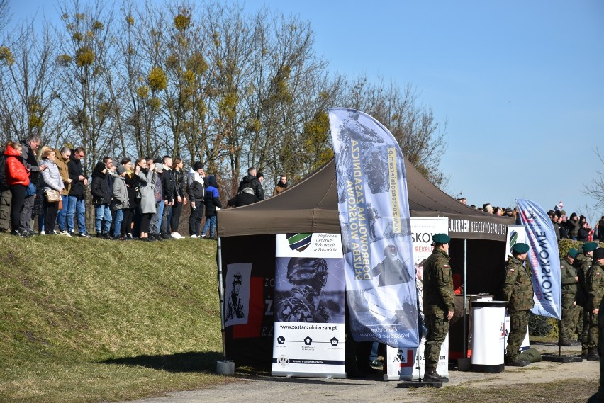 Chełm.  Uroczysta przysięga żołnierzy  zasadniczej służby wojskowej. Zobacz zdjęcia