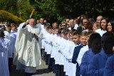 Pierwsza Komunia Święta w parafii przy ul. Kościuszki w Bełchatowie. Uroczystość dzieci z SP nr 4 w Bełchatowie