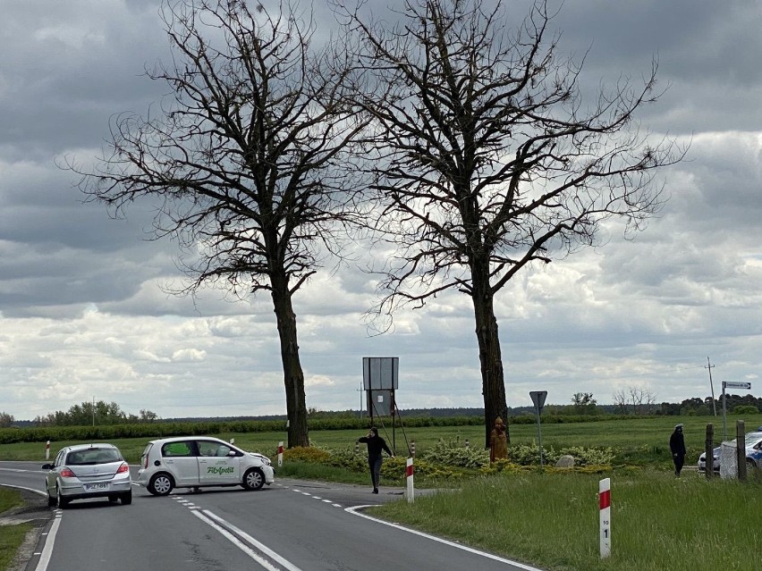 Kolizja samochodów pod Ostrorogiem  [ZDJĘCIA]