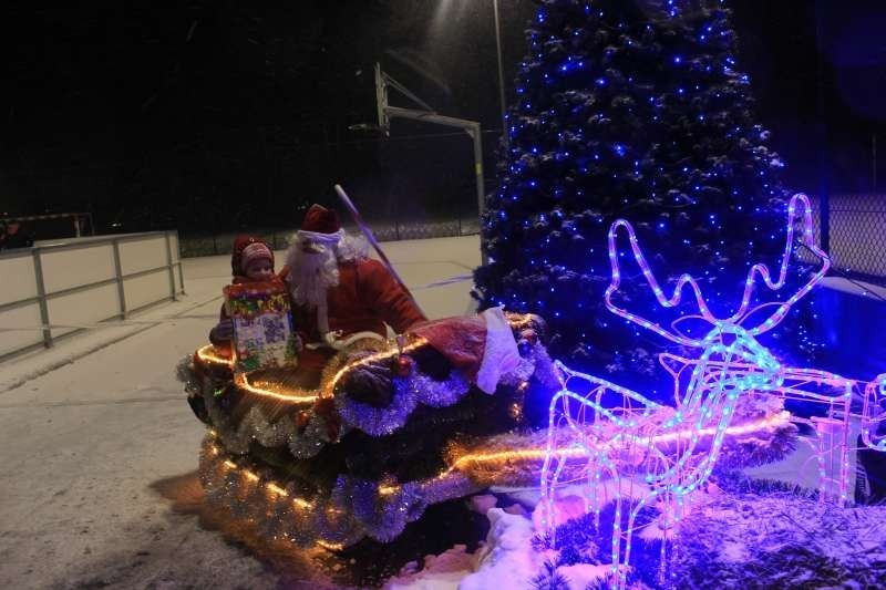 Święty Mikołaj jeździł z prezentami po Koziegłowach i innych miejscowościach powiatu