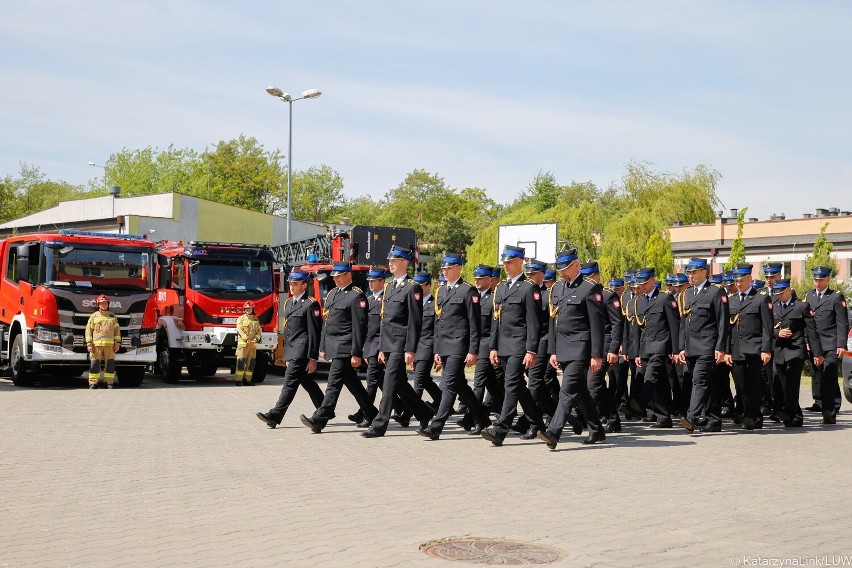 Dzień Strażaka w Lublinie. Wręczono odznaczenia, awanse oraz przekazano nowe samochody pożarnicze