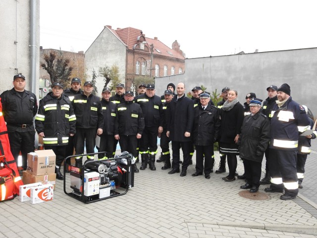 Sześć jednostek OSP z gminy Czempiń otrzymało nowy sprzęt