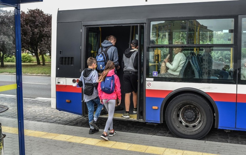 Linia autobusowa nr 73 została skierowana do pętli docelowej...