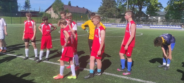 Drużyna piłki nożnej Samorządowej Szkoły Podstawowej numer 1 imienia Hugona Kołłątaja w Kazimierzy Wielkiej zajęła w Jędrzejowie trzecie miejsce.