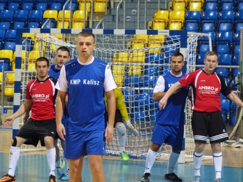 Policja w Kaliszu zaprosiła na halowy turniej piłki nożnej