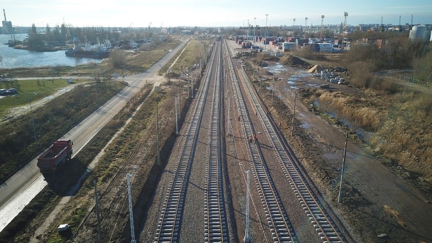 W szczecińskim porcie powstaje nowa linia kolejowa 