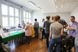 Wybory samorządowe 2024 w Katowicach. Mieszkańcy ruszyli do urn - zobacz ZDJECIA. W mieście działa aż 168 obwodowych komisji wyborczych. 