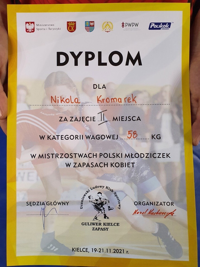 Wielki sukces Nikoli Kromarek. Została wicemistrzynią Polski młodziczek w zapasach w kat. 58kg.