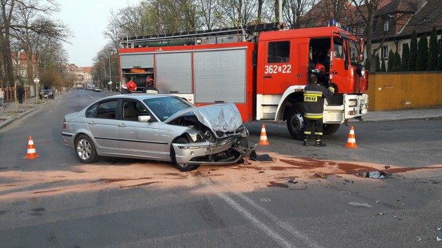 Kolizja na skrzyżowaniu ulic Szewczenki i Lotniczej w Legnicy