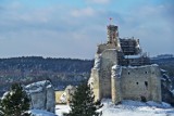 Zamek w Mirowie - przebudowa. Są nowe ściany, wzmocniono mury [ZDJĘCIA]