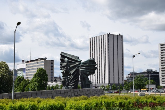 15 powodów, dla których życie w Katowicach nie jest przyjemne

A jakie Wy znacie negatywne aspekty mieszkania w Katowicach? Podzielcie się nimi w komentarzach.

Zobacz kolejne zdjęcia. Przesuwaj zdjęcia w prawo - naciśnij strzałkę lub przycisk NASTĘPNE i poznaj 15 aspektów, które zniechęcają do życia w Katowicach.