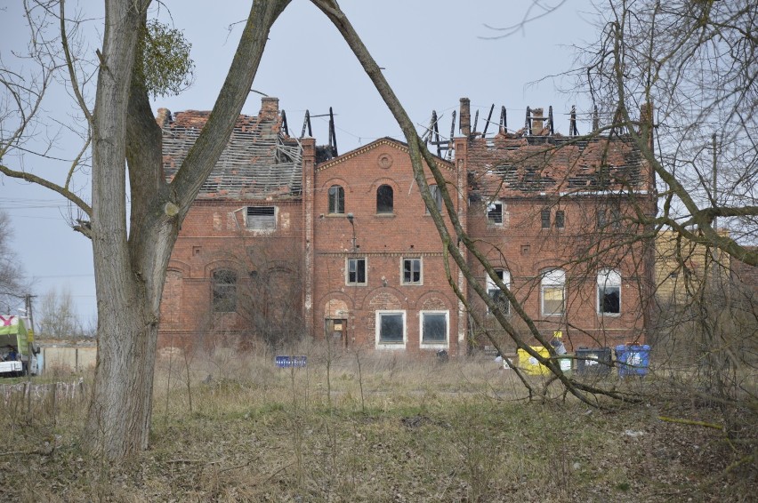 Zobacz jak dawny folwark wygląda dziś i jak wyglądał dekadę...