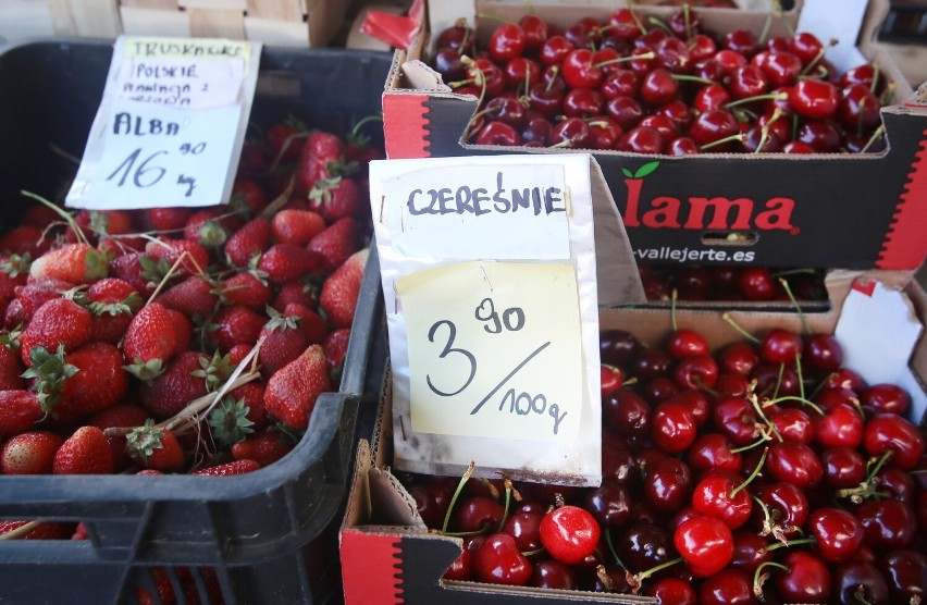 Czereśnie na szczecińskich ryneczkach coraz tańsze? Ile za kilogram czereśni?