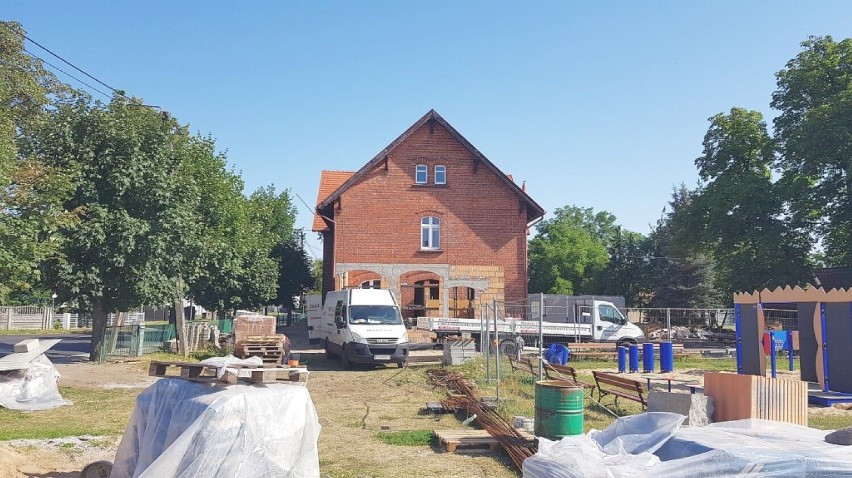 Gmina Wolsztyn: Przebudowa i remont szkoły w Tłokach
