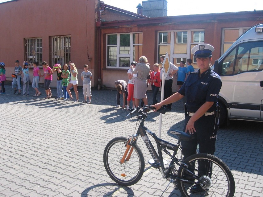 Świętochłowiccy uczniowie szkół podstawowych zdawali egzamin na kartę rowerową
