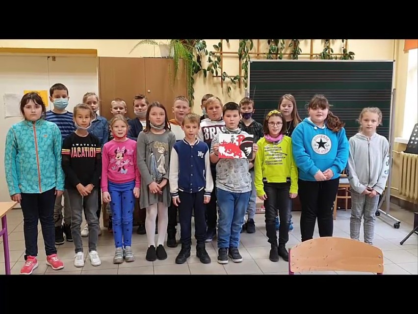 Uczniowie z Kikoła i Zajeziorza w ogólnopolskiej kampanii - „BohaterOn – włącz historię!” 