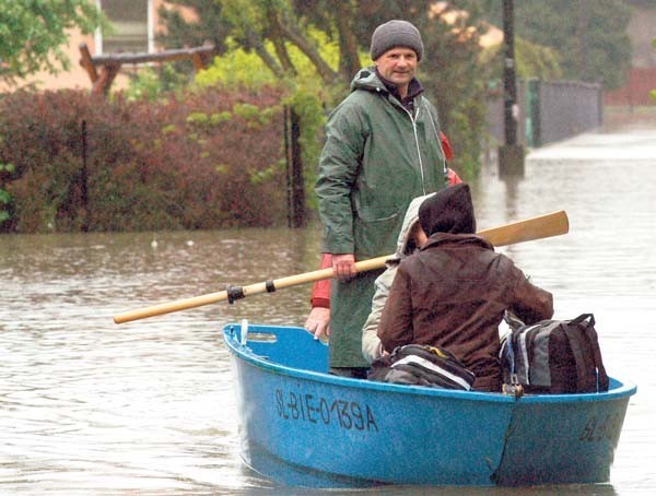 Tak przebiegała ewakuacja ludzi z Czechowic-Dziedzic i Zabrzega podczas wiosennej powodzi