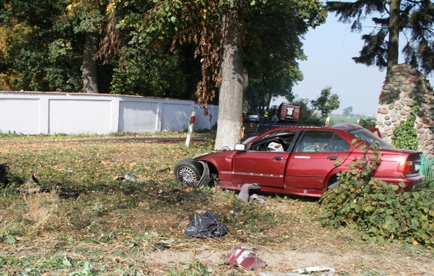 Tragiczne skutki niedzielnego wypadku w Górkach koło Strzelna [ZDJĘCIA]
