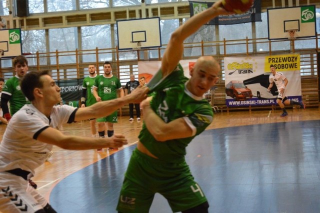 Piłkarze ręczni AZS-u Zielona Góra przegrali w Lesznie.