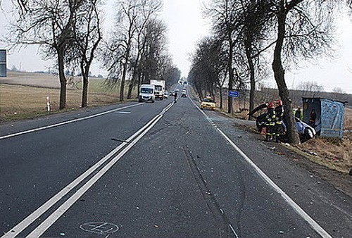 Wypadek pod Waleńczowem koło Kłobucka. Pięciu rannych i jedna ofiara śmiertelna