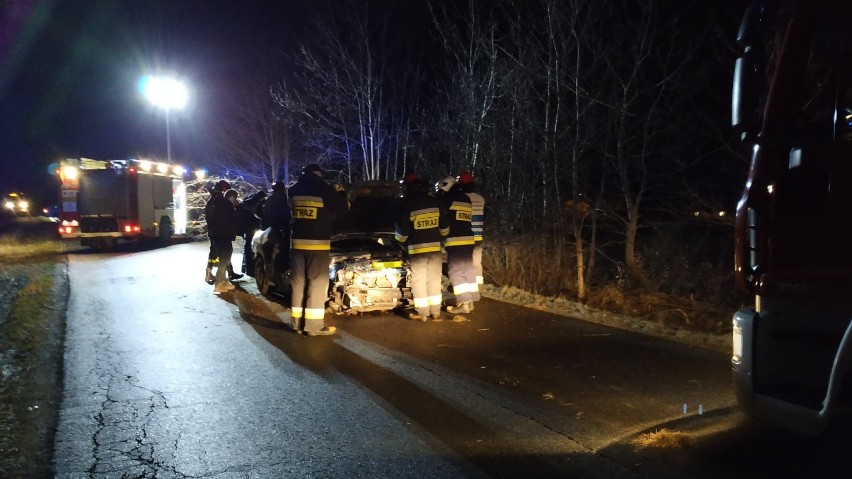 Wypadek w Miodarach. Jedna osoba ranna (ZDJĘCIA) 