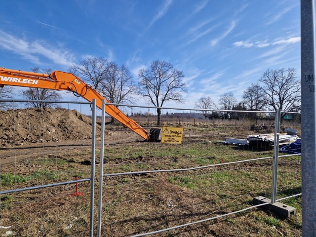 Budowa nowych bloków GTBS w Lesznie właśnie ruszyła. Powstają przy ulicy Długosza, niedaleko ronda Grzybowo